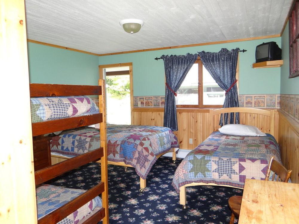 Blue Gentian Lodge At Magic Mountain Londonderry Exteriör bild
