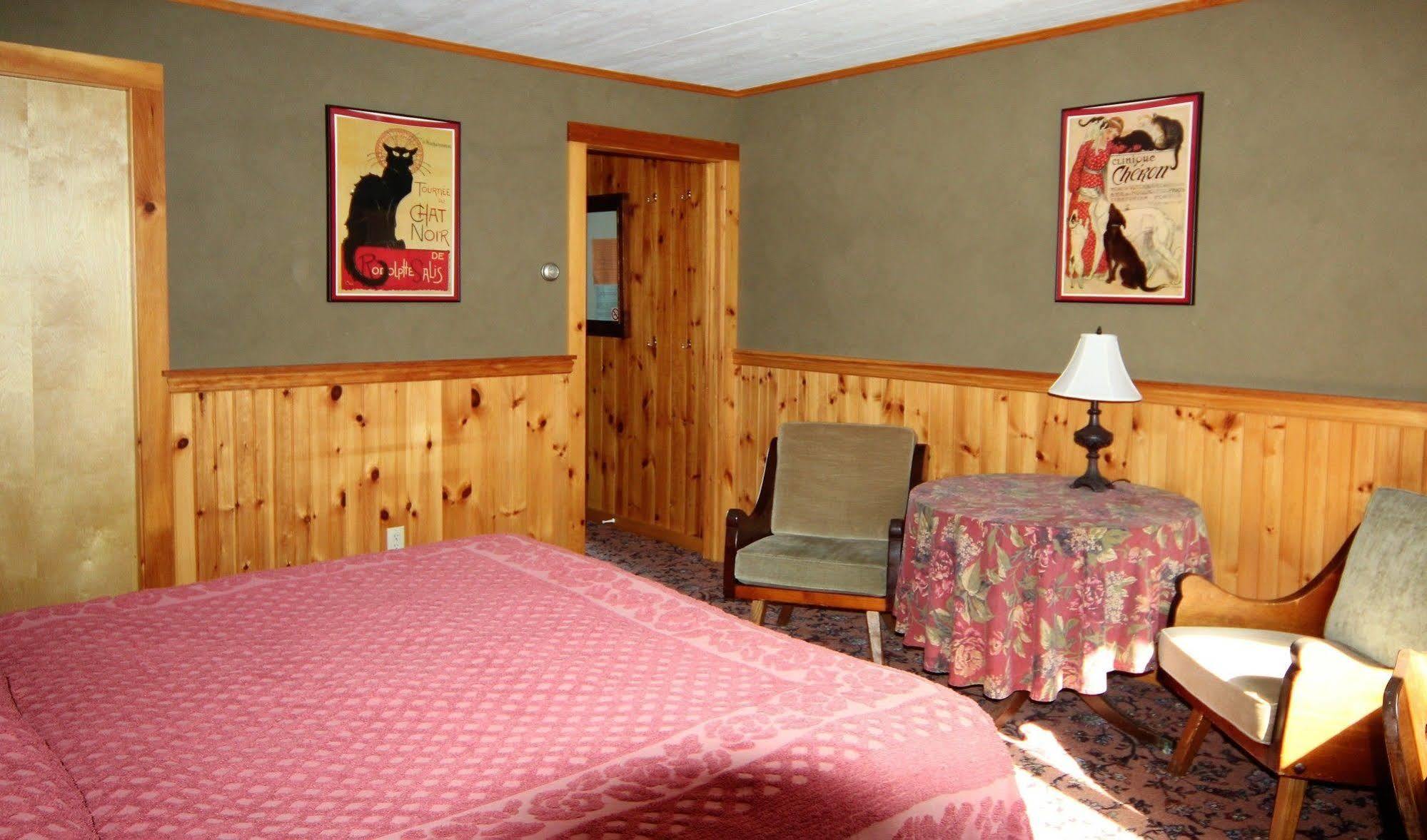 Blue Gentian Lodge At Magic Mountain Londonderry Exteriör bild