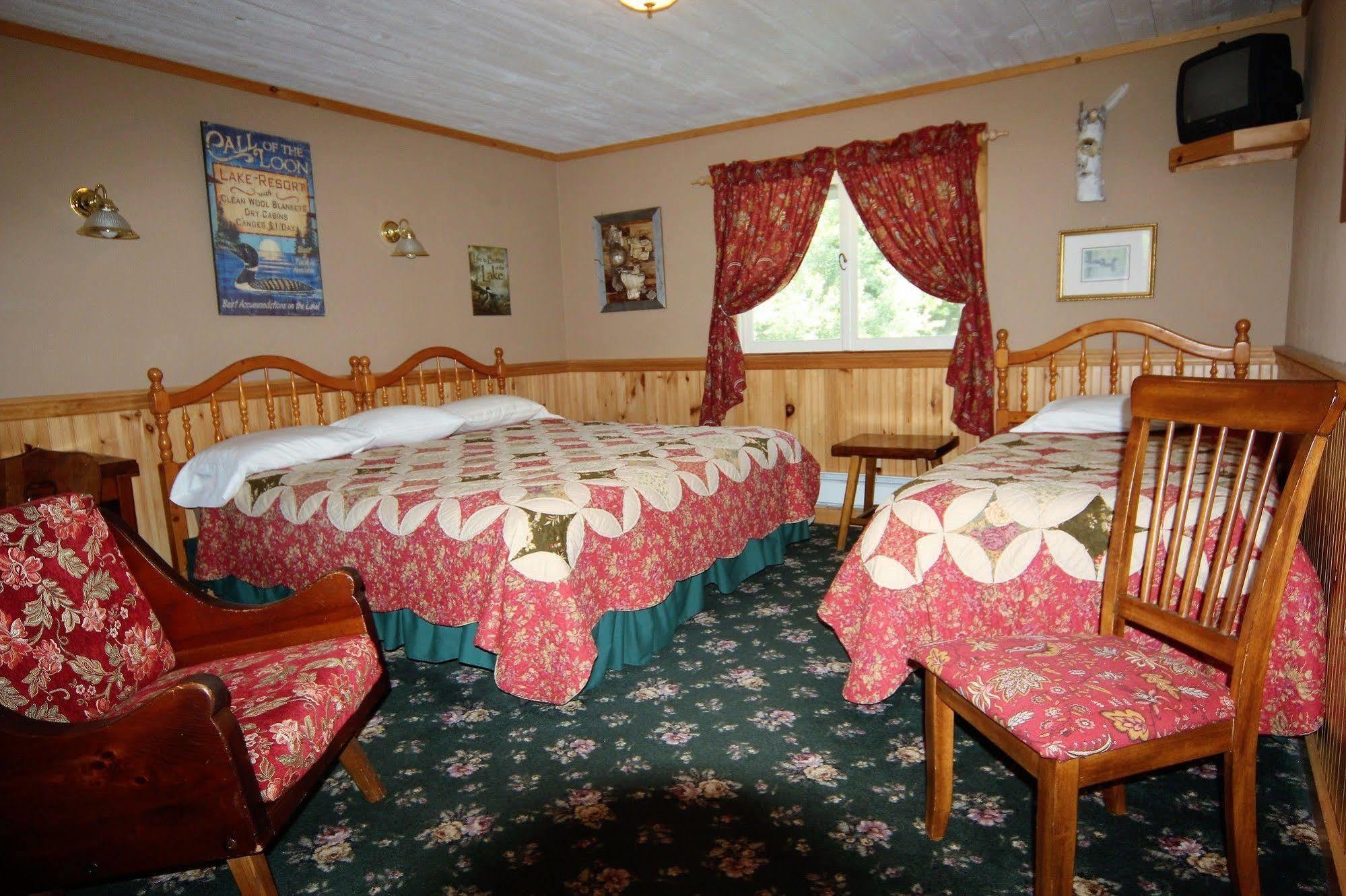 Blue Gentian Lodge At Magic Mountain Londonderry Exteriör bild
